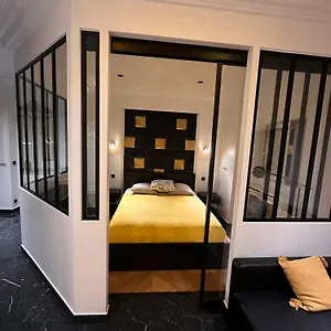 Appartamento Cosy Sur Les Champs-elysées, Parigi