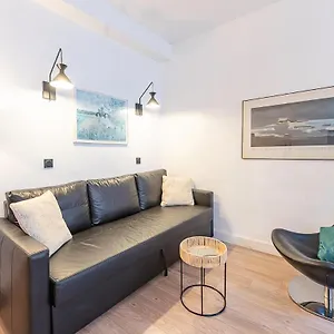 Belle Renovation Moderne Au Coeur Du Panier , Marseille France