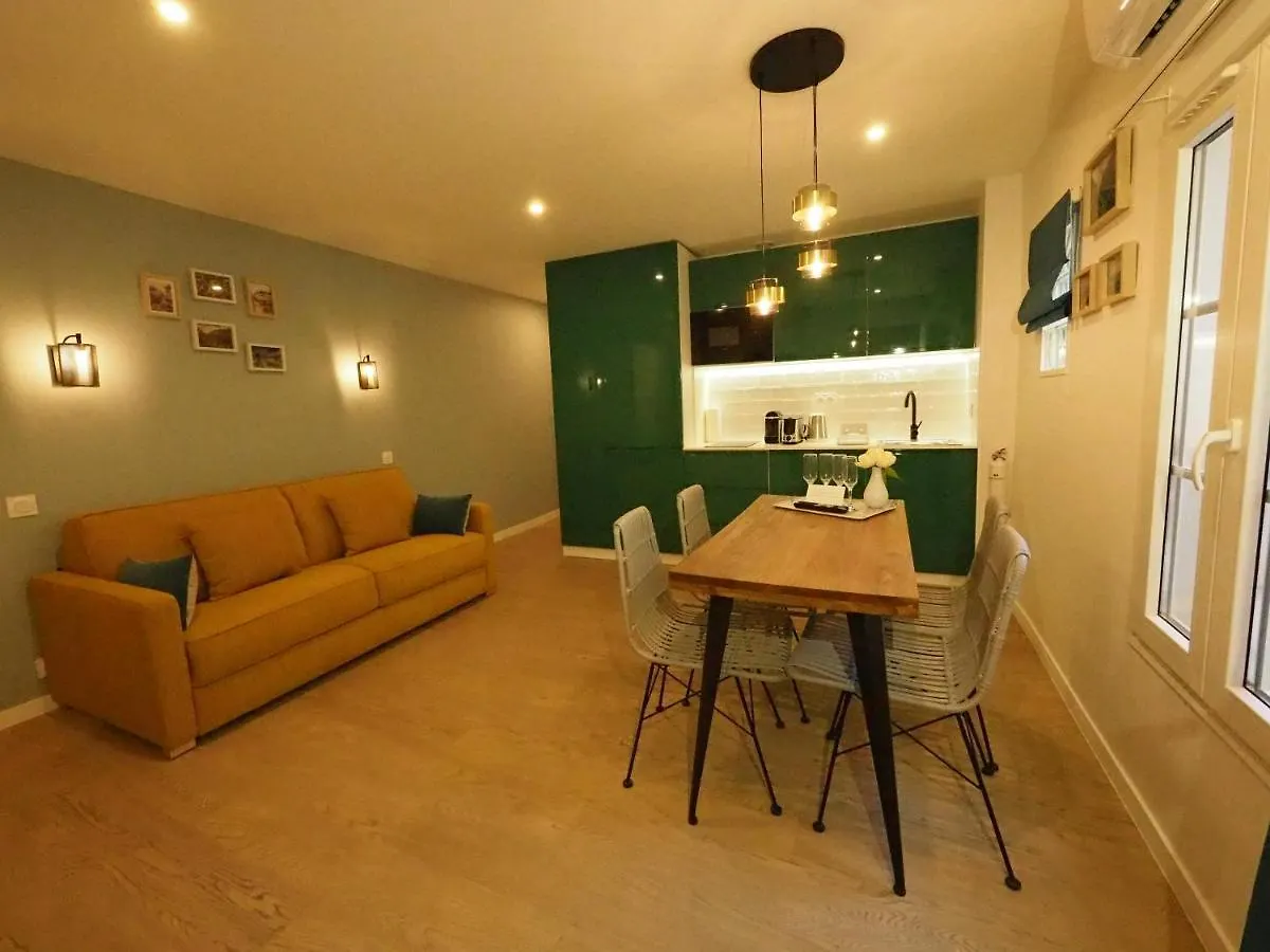 Bastille Chicsuites Paris France